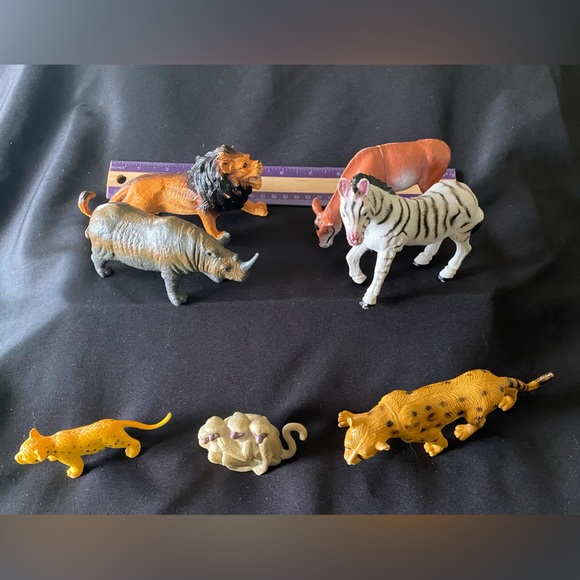 Vintage Quality Lot (16) LargePlastic Animals Including Safari, Sea, & Barnyard - Picture 6 of 15